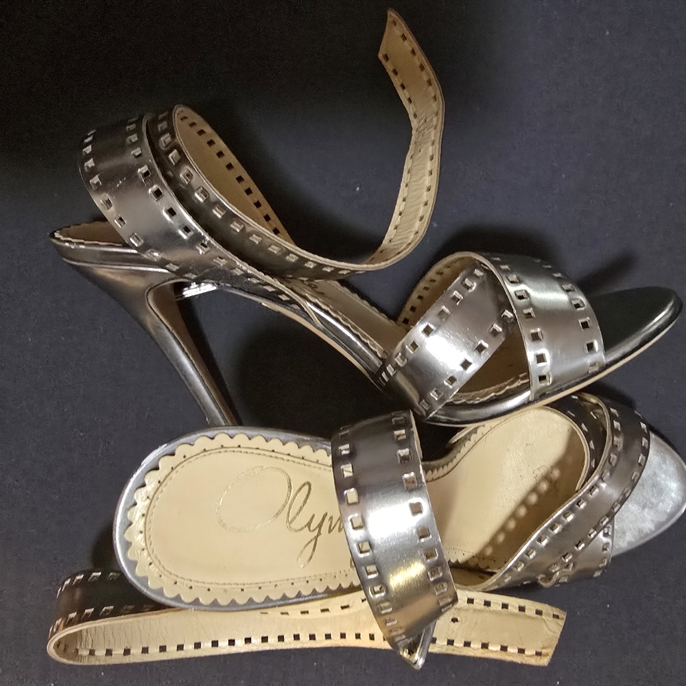 Charlotte Olympia Take 110 size 39 silver heels